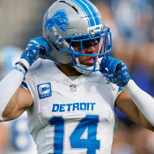 Amon-Ra St.Brown on the feild